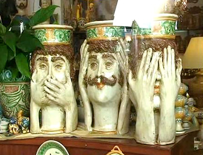 Сувенирные керамические вазы «Не говорю, не слышу, не вижу», Таормина (Сицилия, Италия)