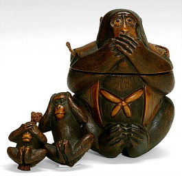 Комплект сагэмоно «три обезьяны» из одзимэ, нэцкэ и футляра для табака