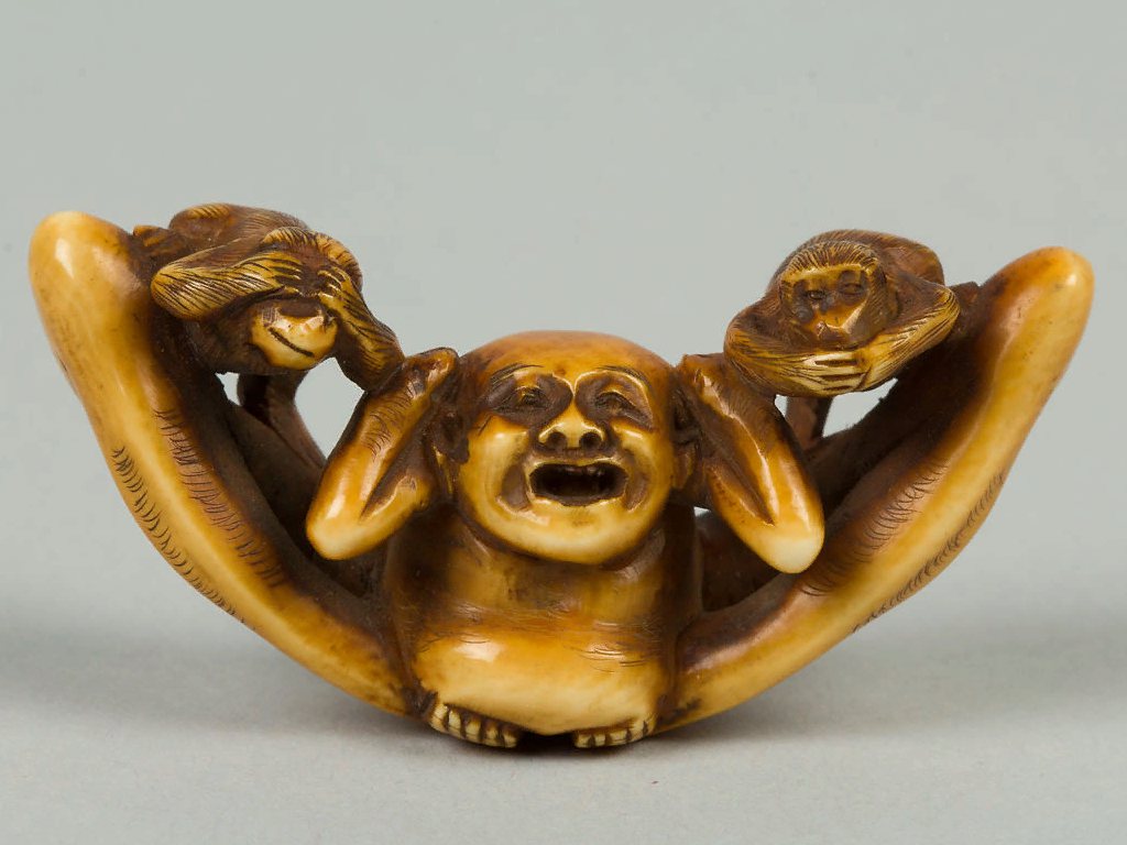 Нэцкэ из собрания Метрополитен-музея. Япония, слоновая кость, XIX в. 2,5 см × 5,1 см