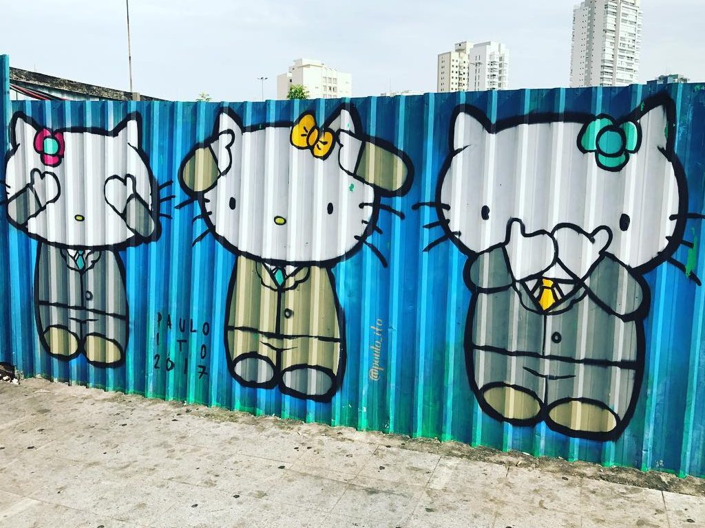 Граффити: Хэллоу Китти в позах трех обезьян, Сан-Паулу, Бразилия, 2017 г.