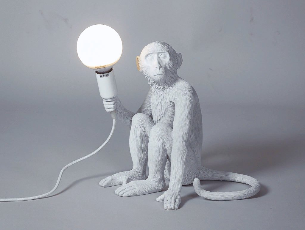 Сидящая обезьяна. Настольный светильник. Компания «Селетти», дизайнер Маркантонио