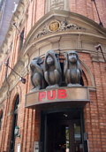 Фигуры трех обезьян