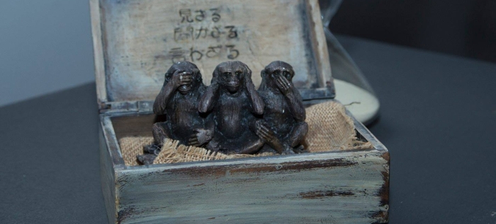 Статуэтка трех обезьян из фильма «Three Wise Monkeys»